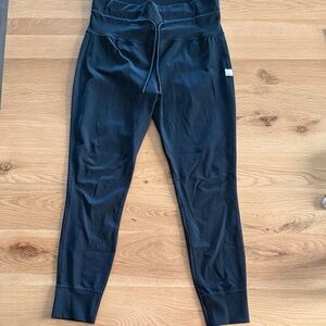 Vuori Navy Daily Leggings